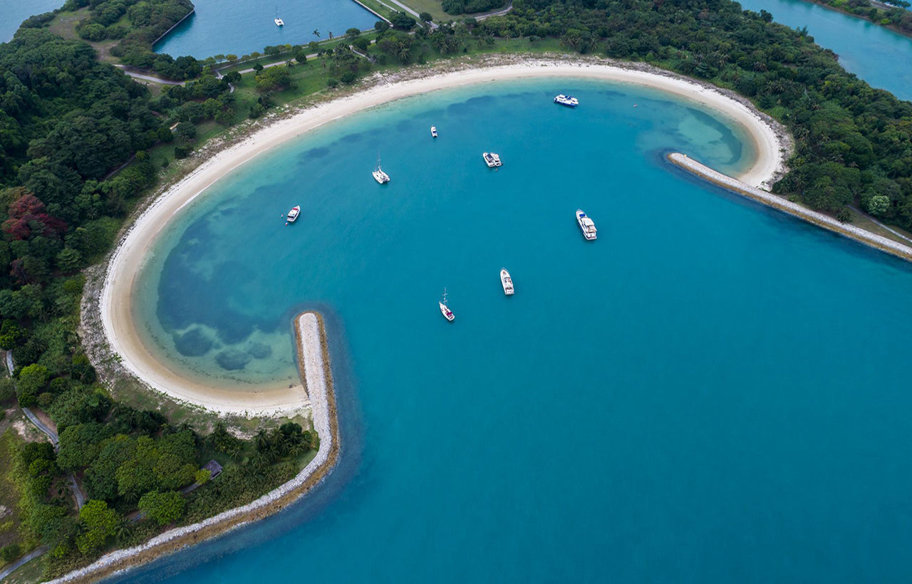 Charter yachts at Eagle Bay at Lazarus Island