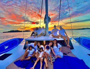 Aquaholic Luxury Charter - Sunset Charter With Family